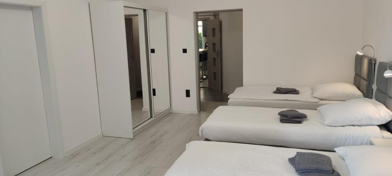 Apartament Na Weekend Swidnica  Bagian luar foto